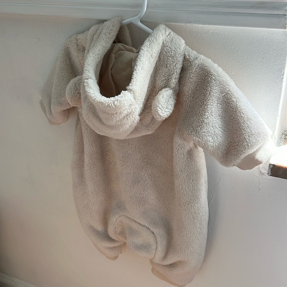 Uniqlo Fluffy Yarn Fleece One Piece Outfit - Picture 5 of 7